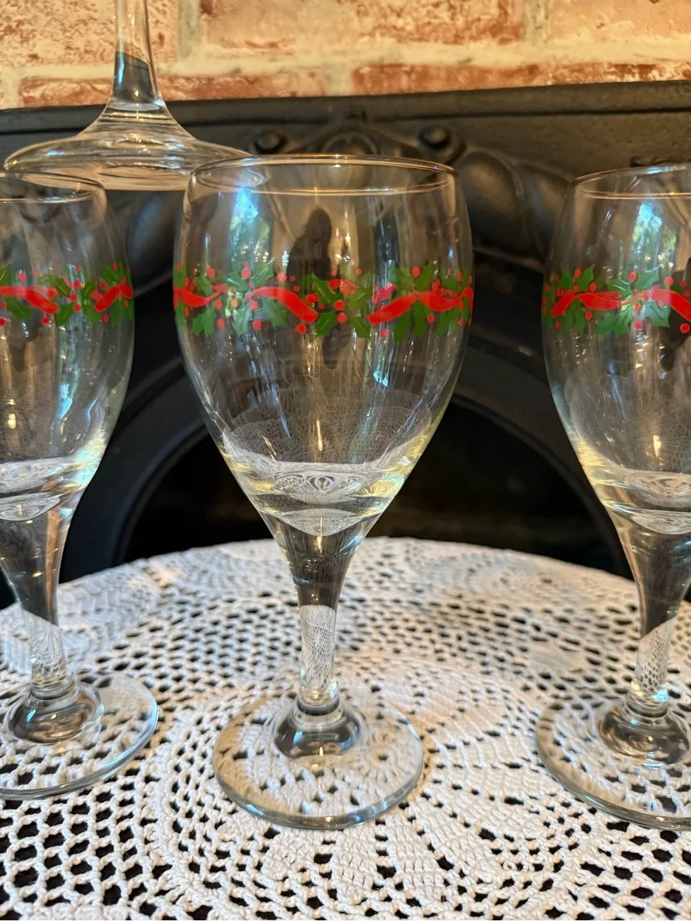 Set of 4 Libbey Holly Ribbon Christmas Holiday Glasses